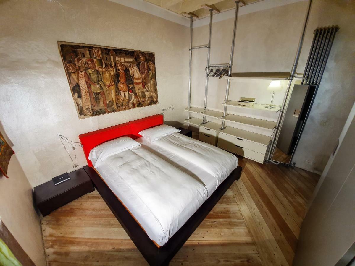 Flora Inn, Flora I - Nel Cuore Di Bergamo Alta Buitenkant foto
